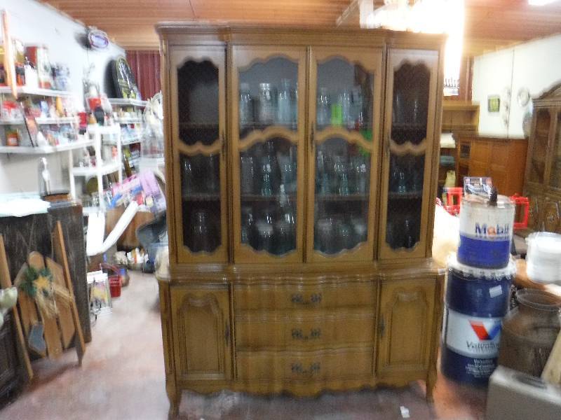 lot 1008 image: China Hutch