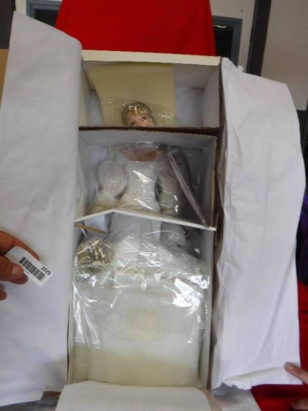 lot 1029 image: THE ASHTON-DRAKE GALLERIES  DOLL NEW IN BOX
