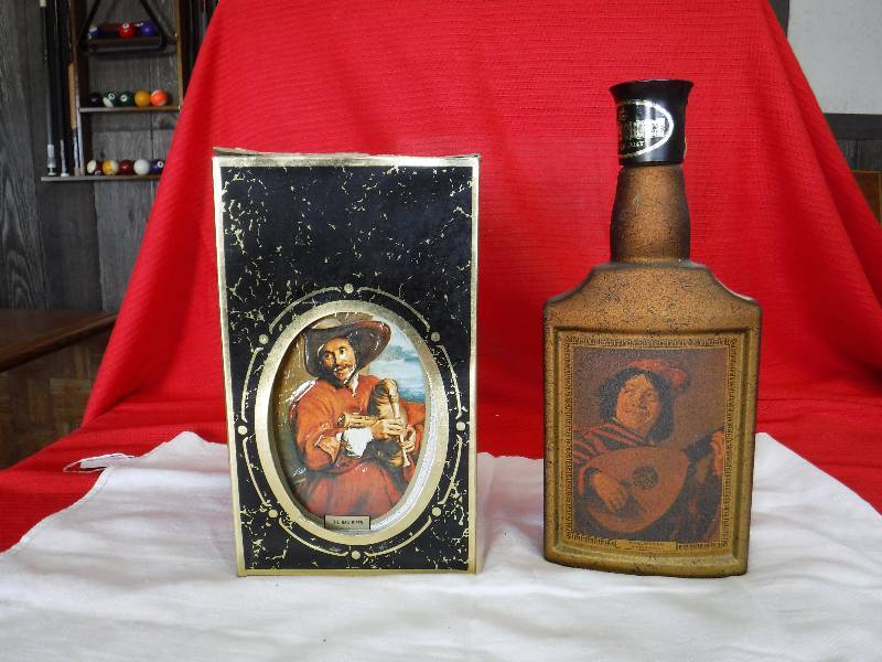 lot 1039 image: Liquor Decanters