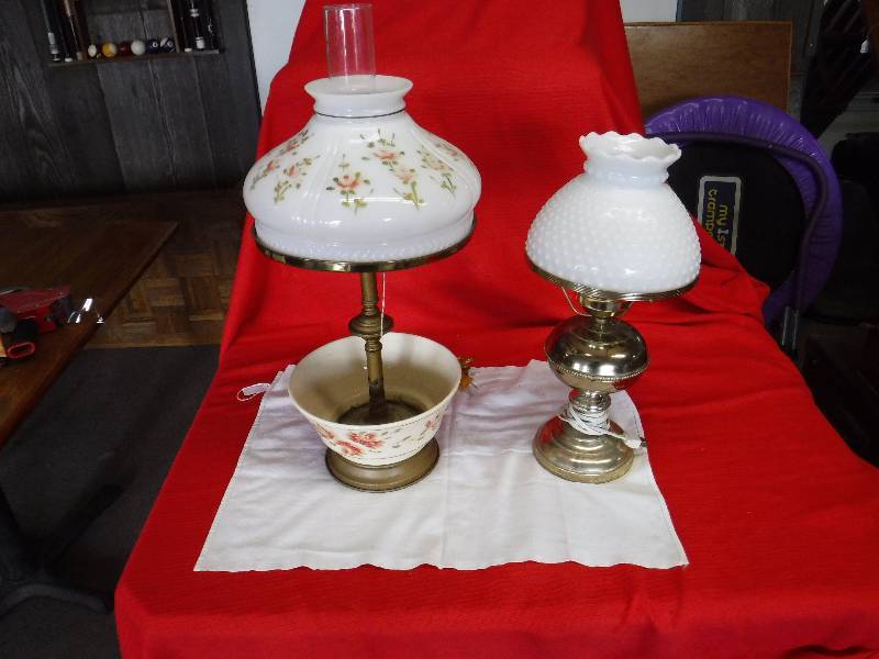 lot 1042 image: Table Lamps