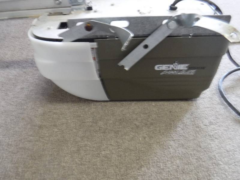 lot 1043 image: garage door opener