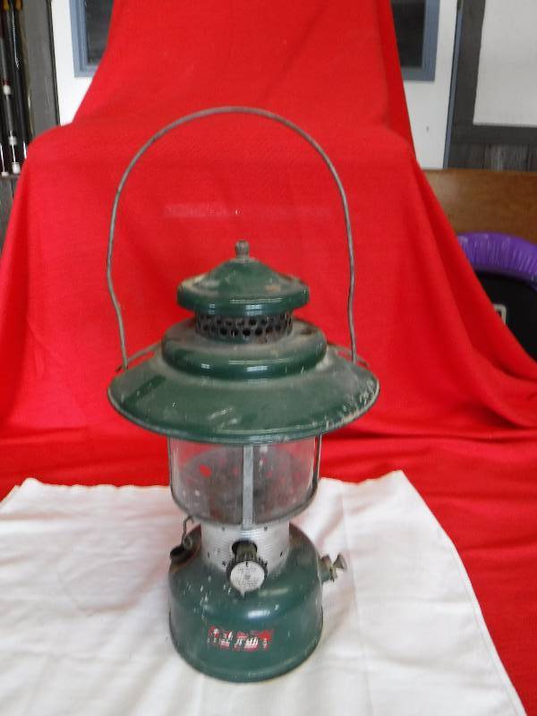 lot 1046 image: COLEMAN Lantern