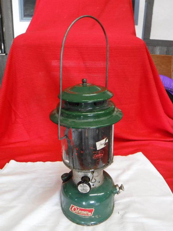 lot 1047 image: Green COLEMAN Lantern