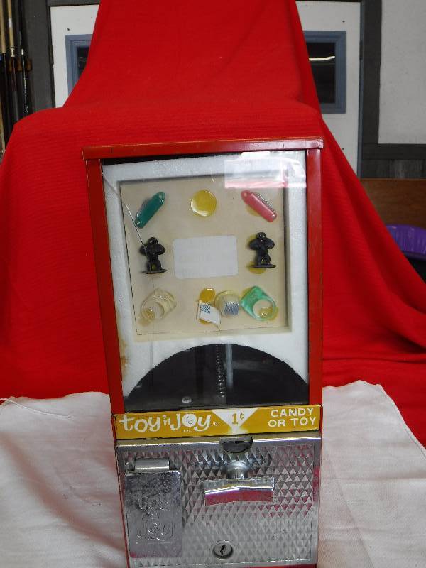 lot 1054 image: Toy n joy 1cent vending machine