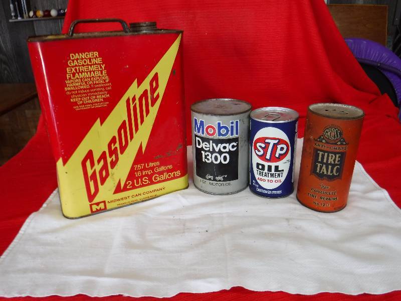 lot 1056 image: STP Mobil Cans