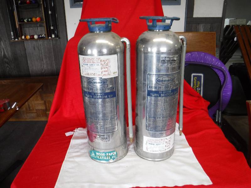 lot 1059 image: General Fire Extinguisher A Type Model IW-500B Stainless