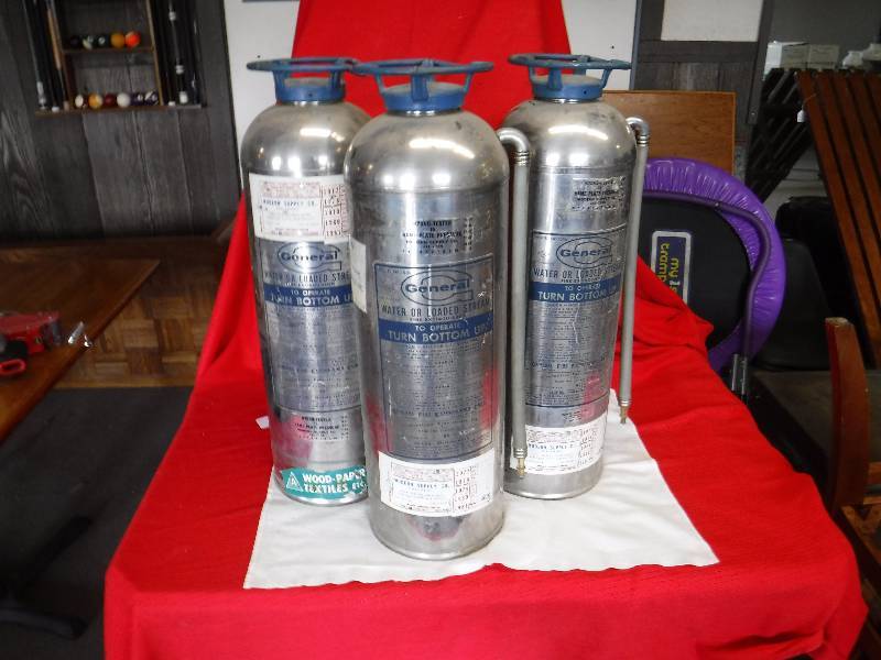 lot 1063 image: General Fire Extinguisher A Type Model IW-500B Stainless