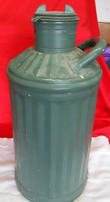lot 1066 image: Large Oil Can 1920s
