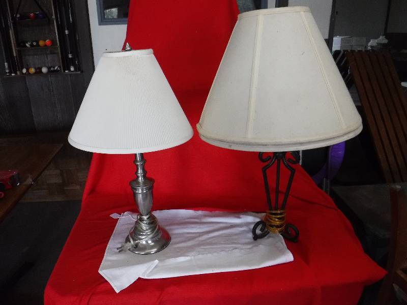 lot 1072 image: Table Lamps