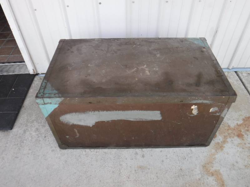 lot 1079 image: Wooden TrunkBox