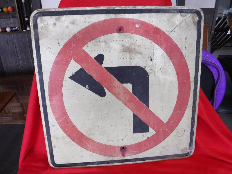 lot 1081 image: Road Sign