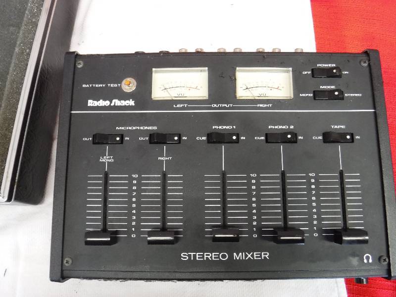 lot 1099 image: Stereo Mixer
