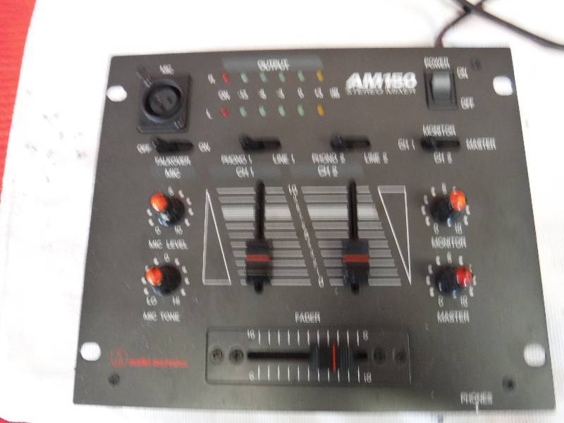 lot 1101 image: AM-150 stereo mixer