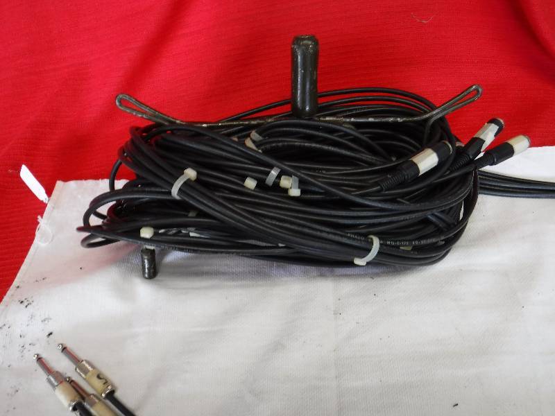 lot 1102 image: 5 Pair Guitar Amp Instrument Cable