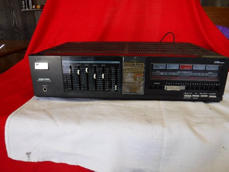 lot 1104 image: stereo