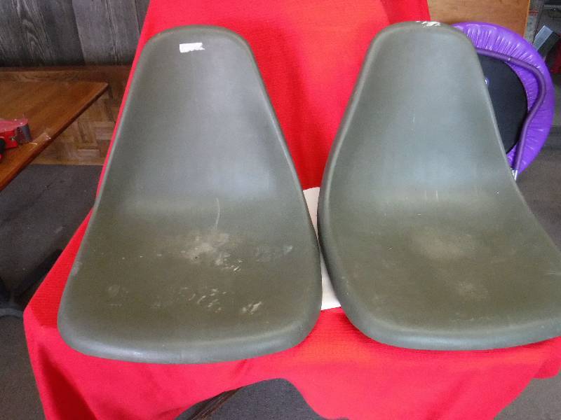lot 1106 image: Boat Seats