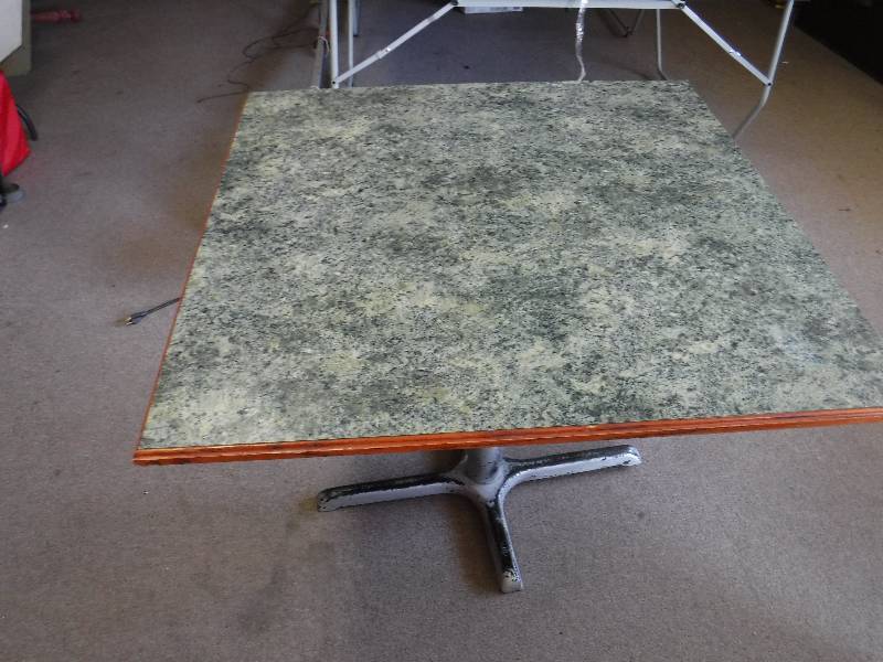 lot 1109 image: Restaurant table