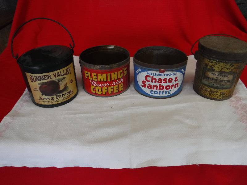 lot 1125 image: Kitchen Tins