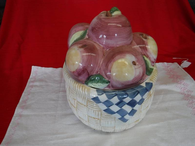 lot 1128 image: Cookie Jar