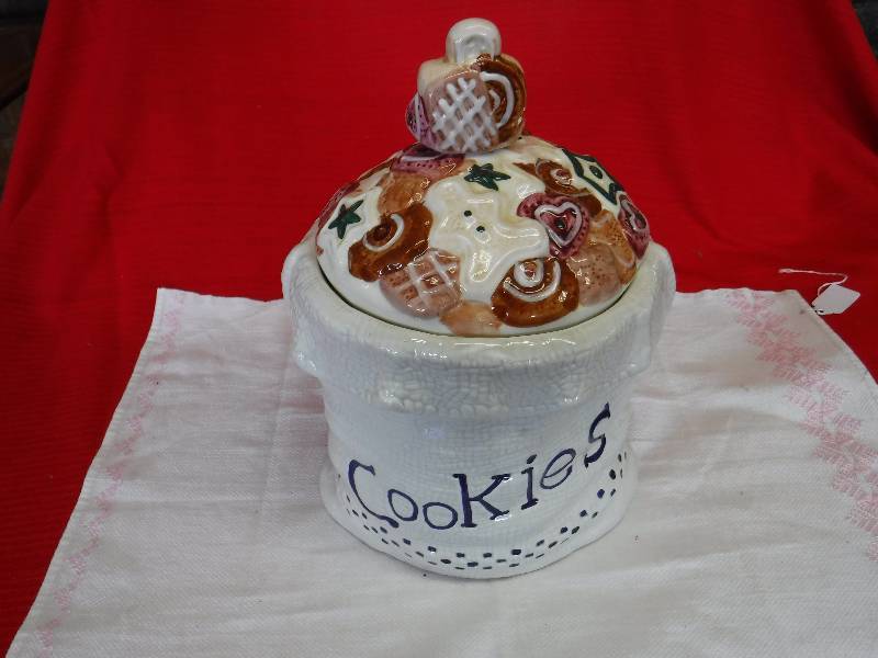 lot 1129 image: Candy Cookie Jar