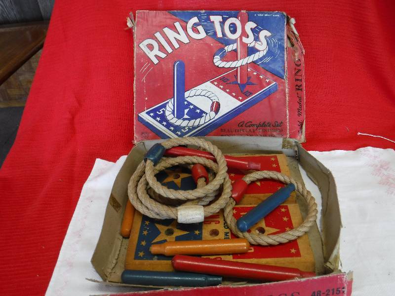 lot 1137 image: Ring Toss