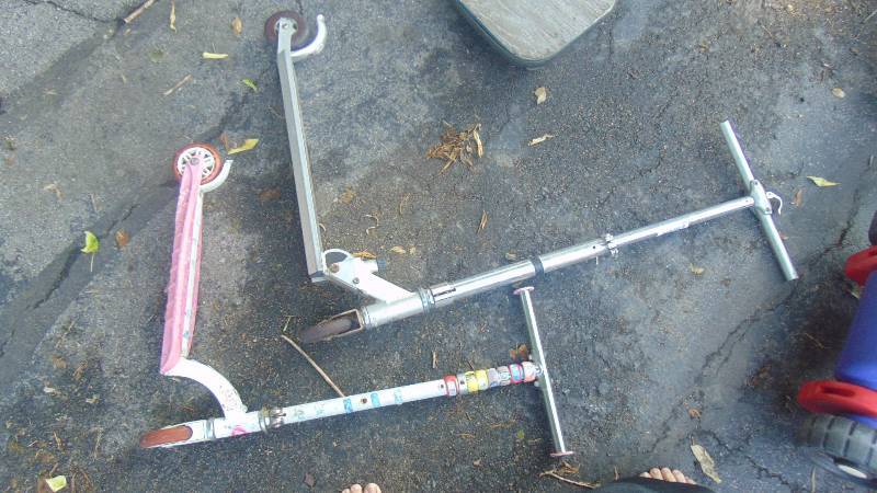 lot 486 image: 2 aluminum scooters