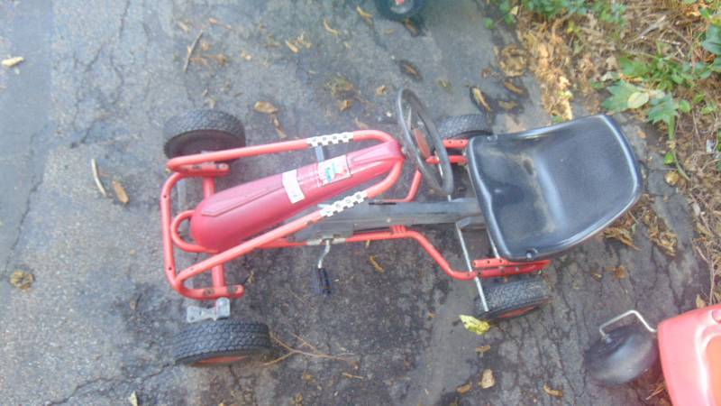 lot 487 image: Kettler metal petal car - Made in Germany