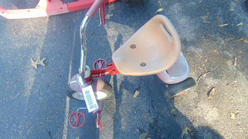 lot 499 image: Radio Flyer trike
