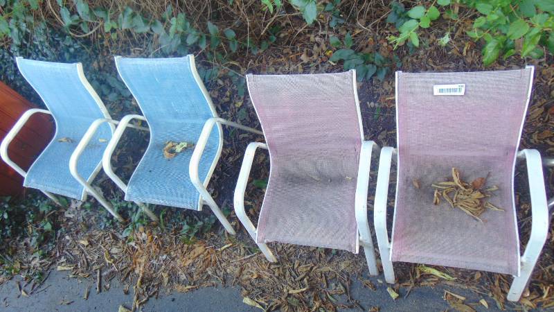 lot 504 image: 4 metal frame kids stack chairs