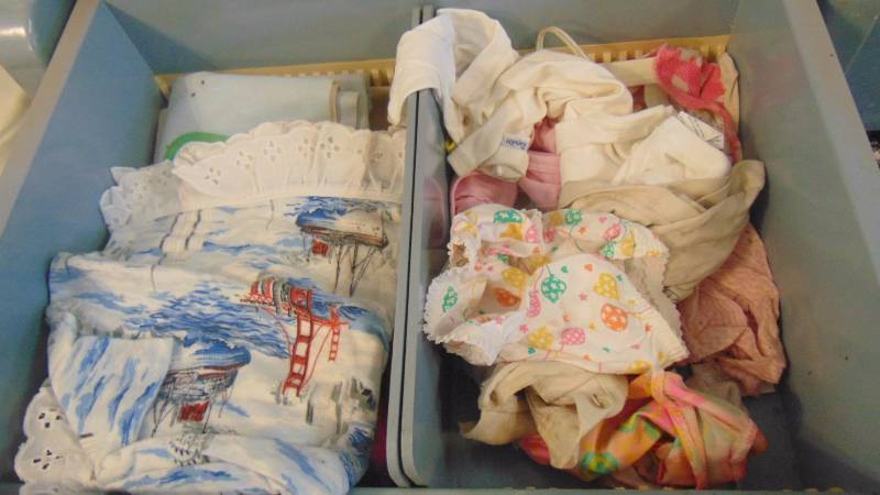 lot 527 image: infant clothes and bibs