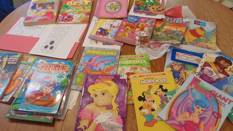 lot 533 image: large lot of color books - game books