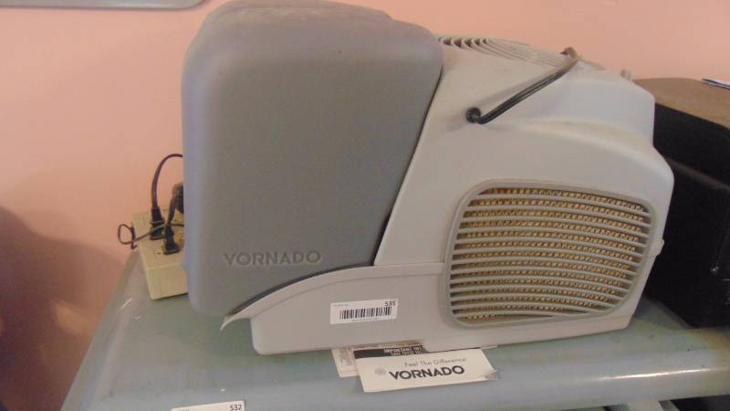 lot 535 image: Vornado humidifier