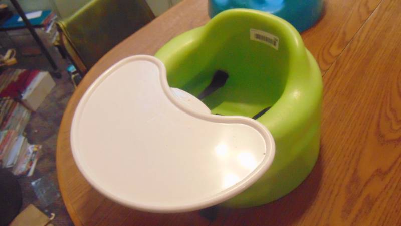 lot 566 image: Bumbo baby seat wtray