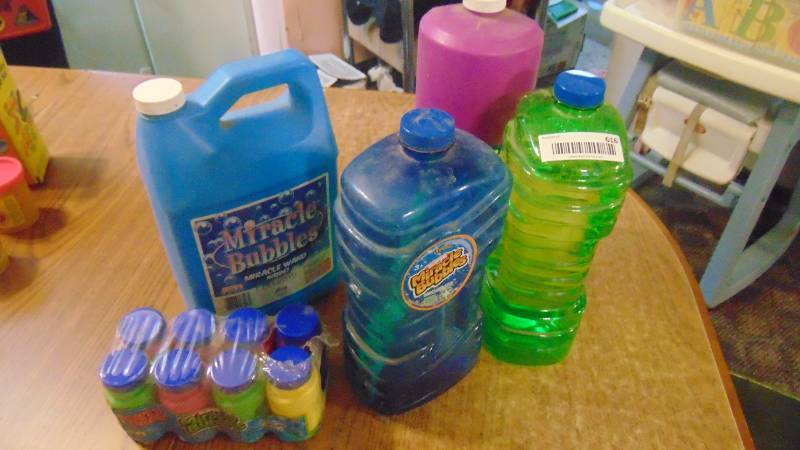 lot 616 image: huge lot of bubbles