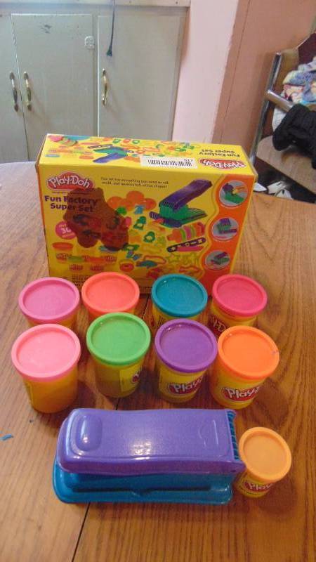 lot 617 image: Play-Doh lot - play doh and fun factory