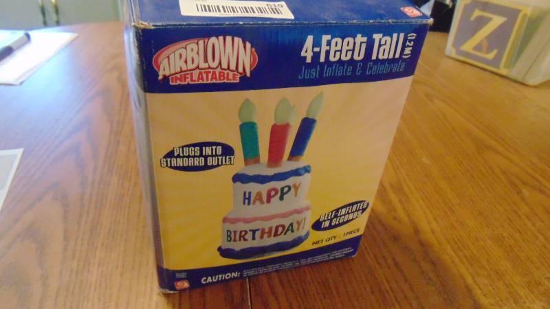 lot 619 image: Blow up birthday cake - works great