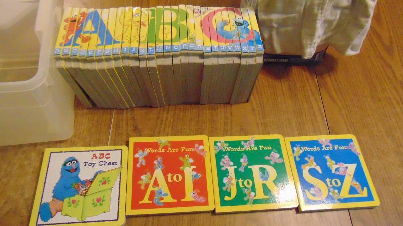lot 621 image: Full set of Sesame Street alphabet books