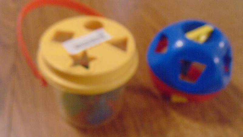 lot 626 image: 2 - shape sorting toys