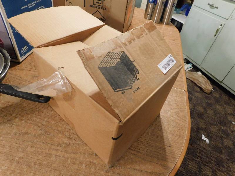 lot 640 image: case of 2lb bags of Spaghetti