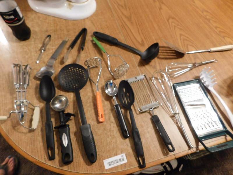 lot 647 image: large lot of kitchen utensils