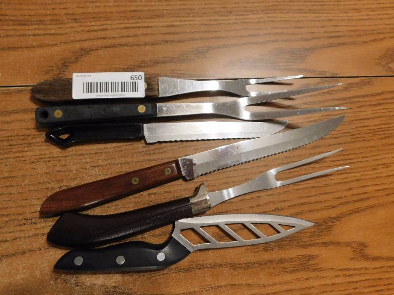 lot 650 image: large knife lot