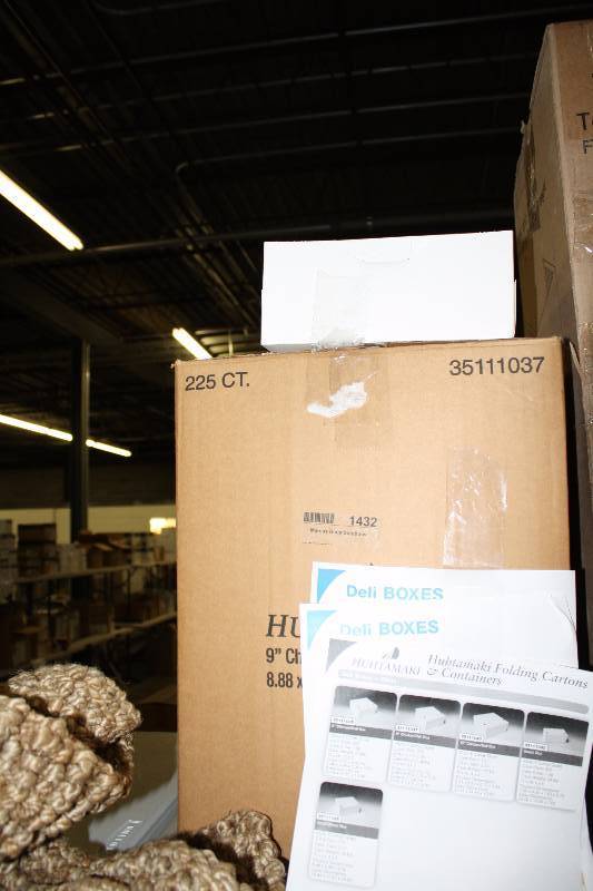 lot 1432 image: 9 inch Deli Box - One Case