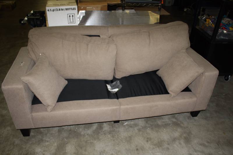 lot 1461 image: Sofa - no seat cushings