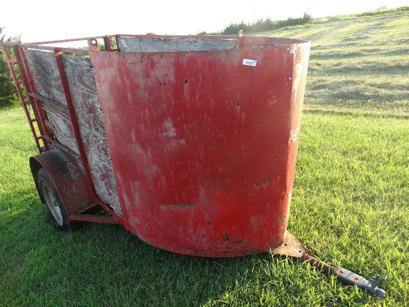 lot 1019 image: 4 x 8 stock type trailer.