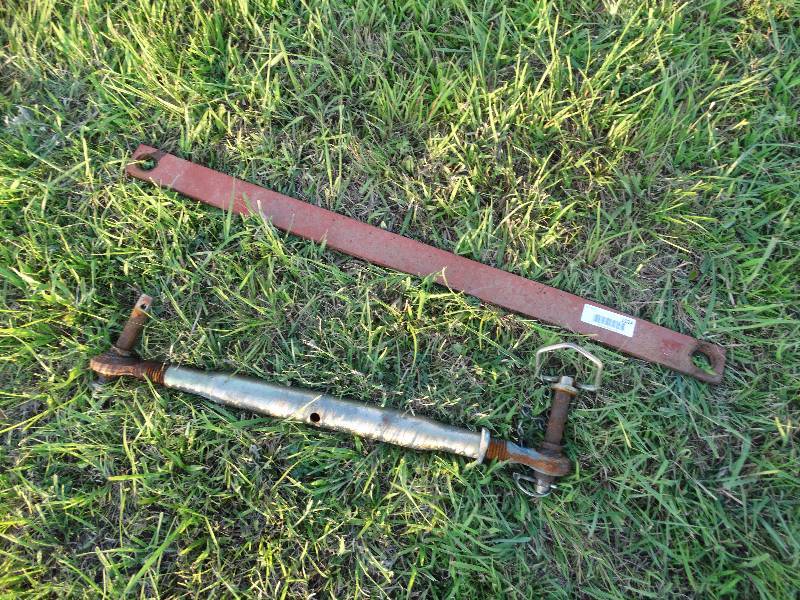 lot 1024 image: Sway link & stabilizer bar
