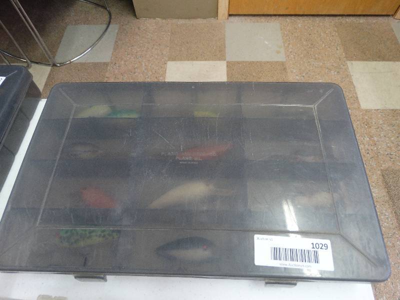 lot 1029 image: Lot of vintage fishing lures.