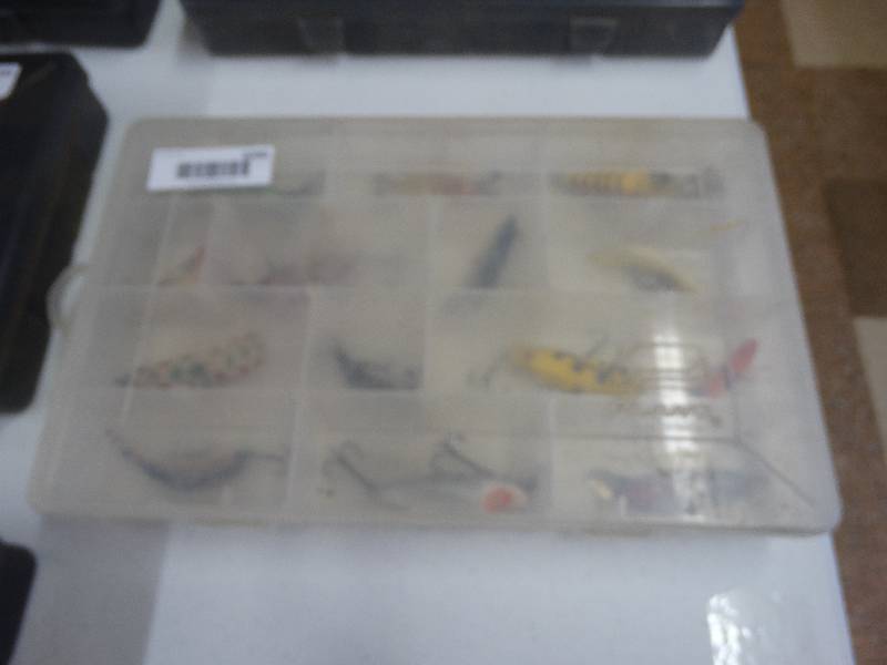 lot 1030 image: Lot of vintage fishing lures.