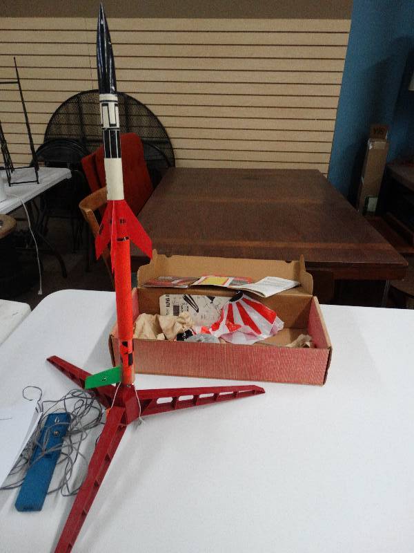lot 1051 image: Amateur vintage rocket launching kit.