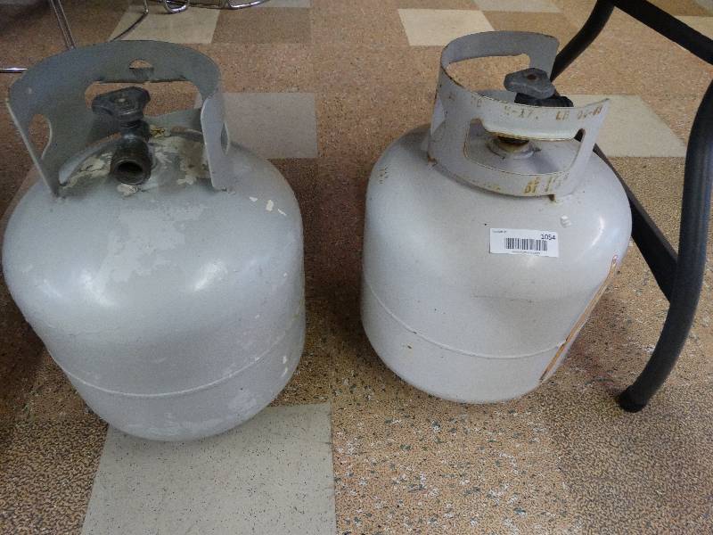 lot 1054 image: 2 propane tanks.