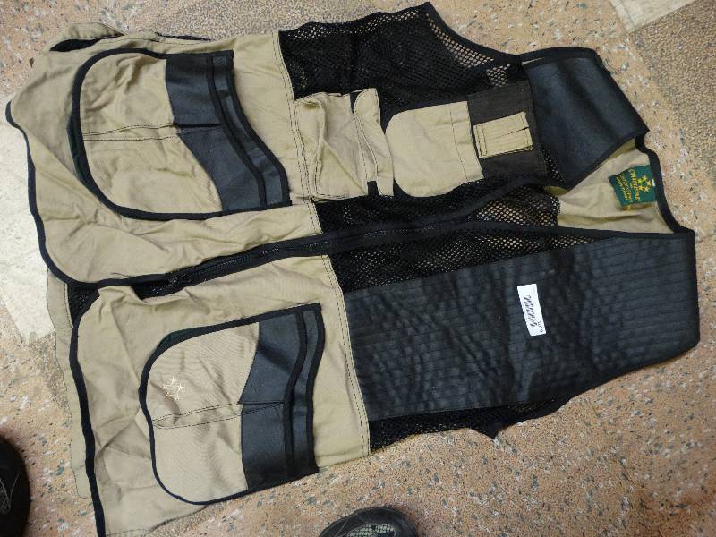 lot 1079 image: Trap shooting jacket. Size XXL